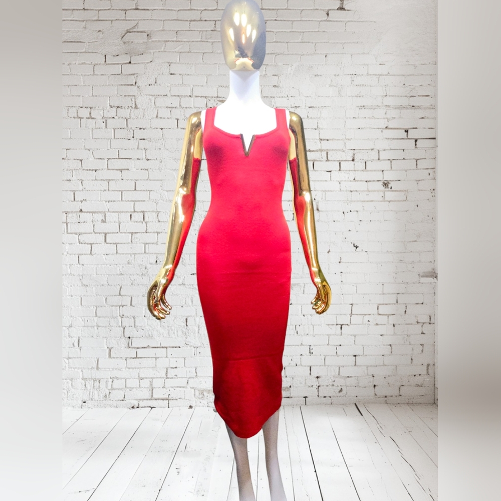 Galita Tight red dress with a golden detail in the center - Picture 5 of 9